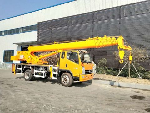 點擊查看詳細信息<br>標題：12噸凱馬汽車吊 閱讀次數(shù)：1810